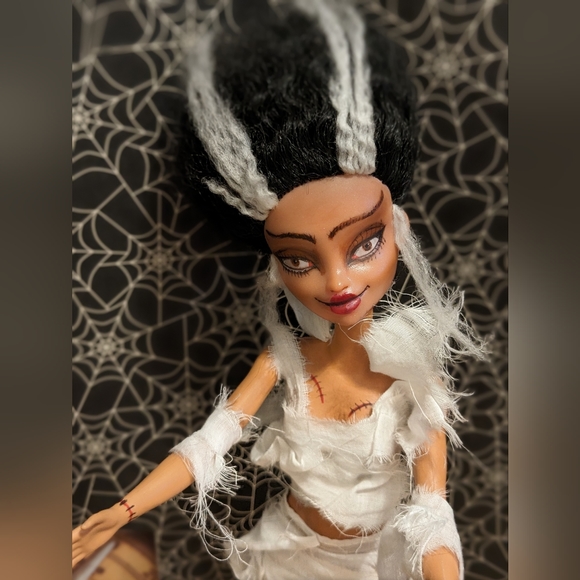 Bride of Frankenstein Bride Repaint Barbie body ooak doll - Picture 5 of 6
